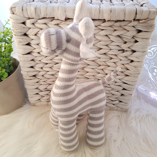 Petit vous knitted giraffe