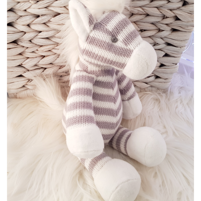Petit vous knitted horse